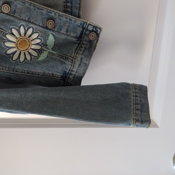 Forever 21 Light Blue Denim Jacket with Floral Design - Picture 3 of 6